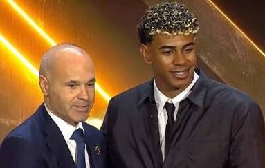 [NBA]乐福三分不中 卡马拉神兵天降补扣得手